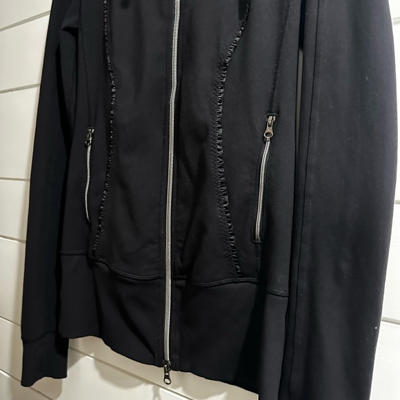 Lululemon Asana Jacket Black Full Zip Ruffle Trim Size 4 - Picture 8 of 13